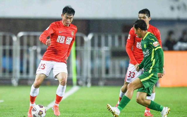 京粤强强对话变全华班对决 寒夜里目送泰山问鼎